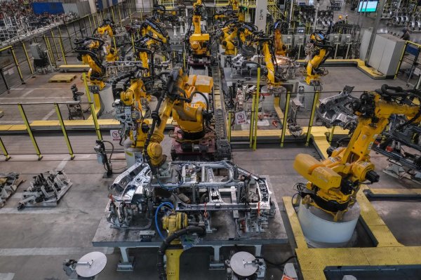 腾思控股 登顶“汽车第一大省”后，安徽能否跻身GDP十强？