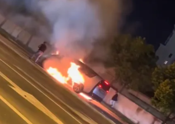 点石策略 理想回应MEGA起火：错过提前介入时机，超1万辆存在隐患